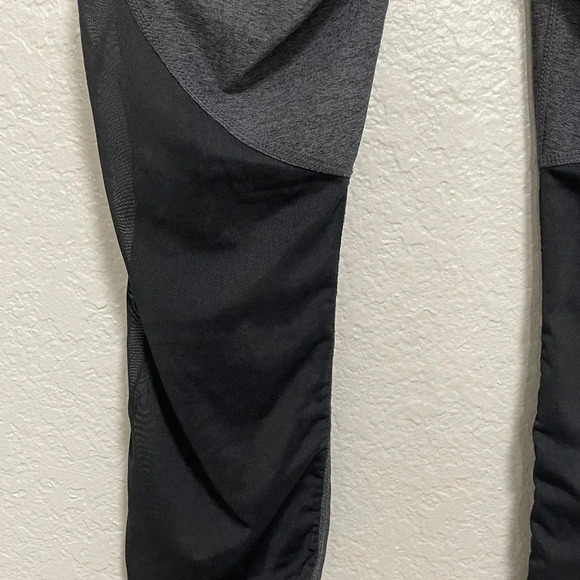 Z by Zella Dark Grey Running Yoga Capri Leggings with See Through Back Size XS - Picture 7 of 7